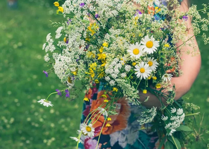 Bilden visar en midsommarbukett